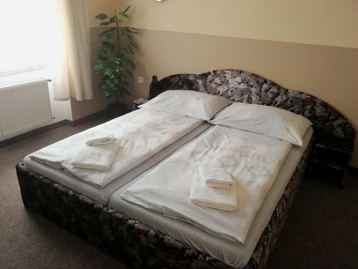 Hotel Wertheim Prague Luaran gambar