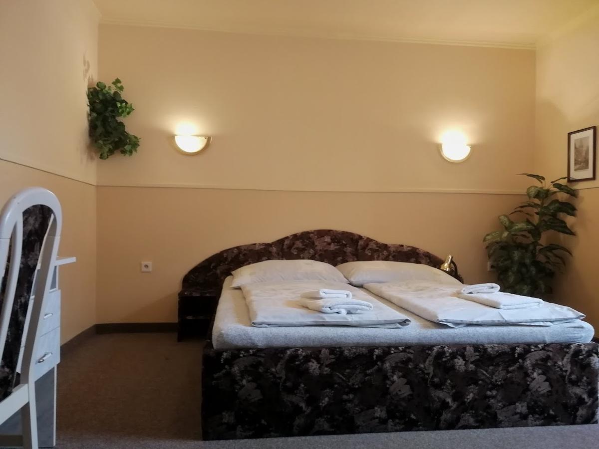 Hotel Wertheim Prague Luaran gambar