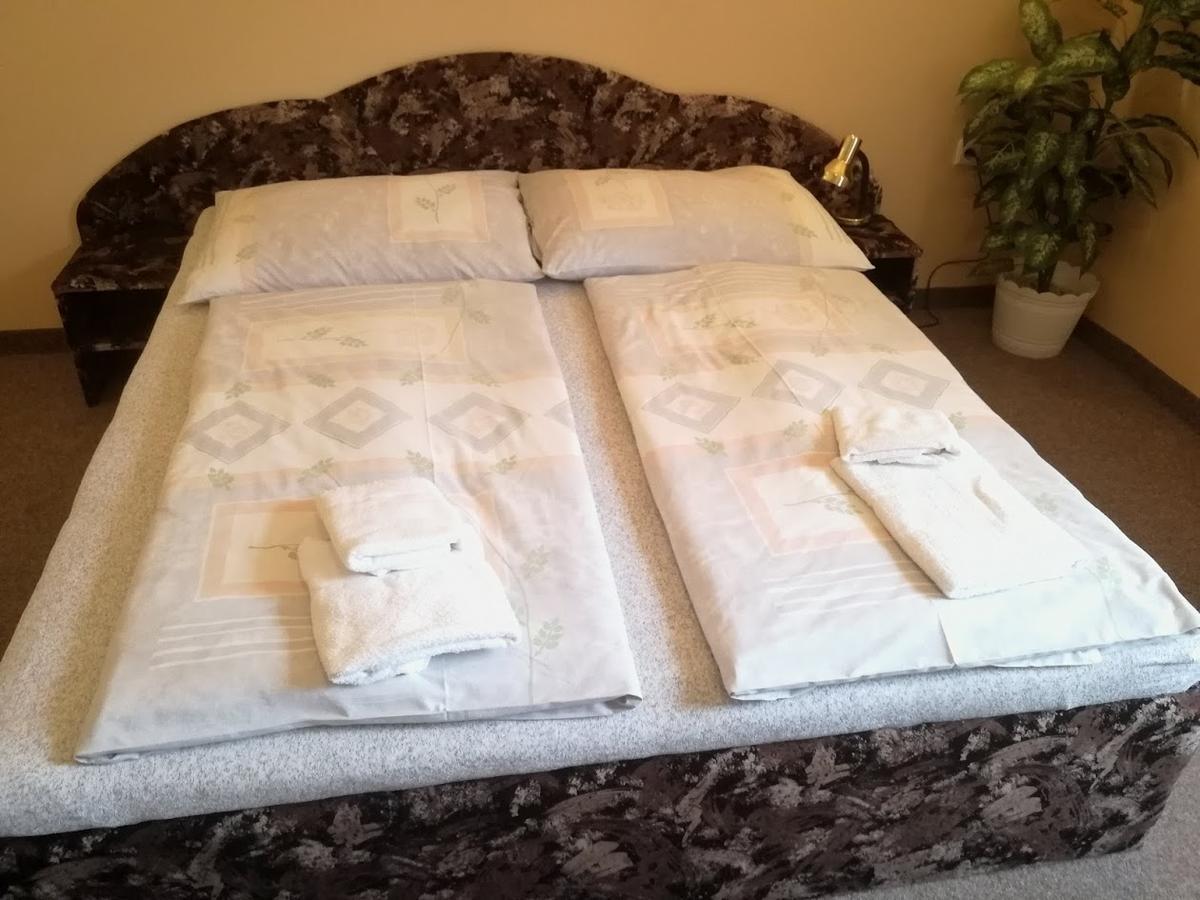 Hotel Wertheim Prague Luaran gambar