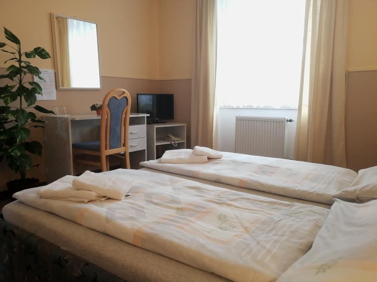 Hotel Wertheim Prague Luaran gambar